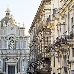 Duomo & Hotel Katania